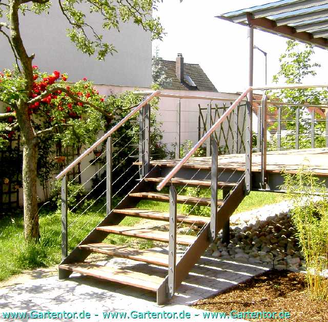 Treppenanlage zur Terrasse