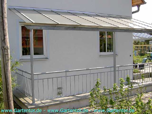 Keller&uuml;berdachung aus Stahl verzinkt